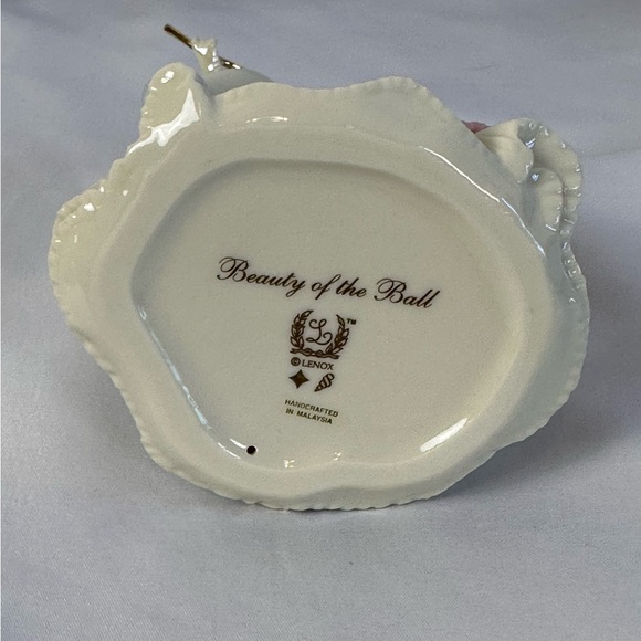 Lenox Beauty at the Ball Figurine. - Picture 5 of 10